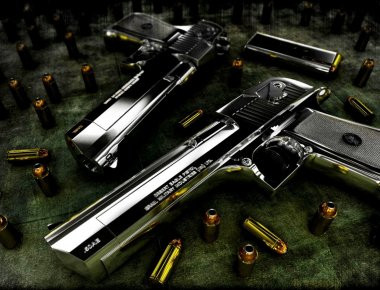 Βίντεο: Desert Eagle ή Αετός της Ερήμου - Ποια σφαίρα του... «πάει» καλύτερα;